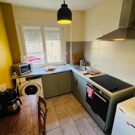Cozy Flat Near Downtown *