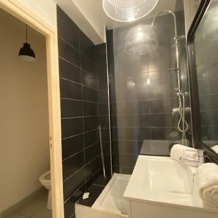 Cozy Flat Near Downtown Διαμέρισμα *